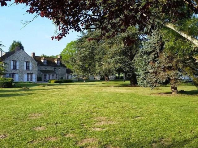 Superbe Propriété Equestre dans le 78 575m² Montfort l'Amaury