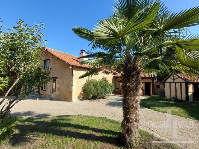 Superbe propriété périgourdine en pierres 230 m² habitab 230m² Périgueux