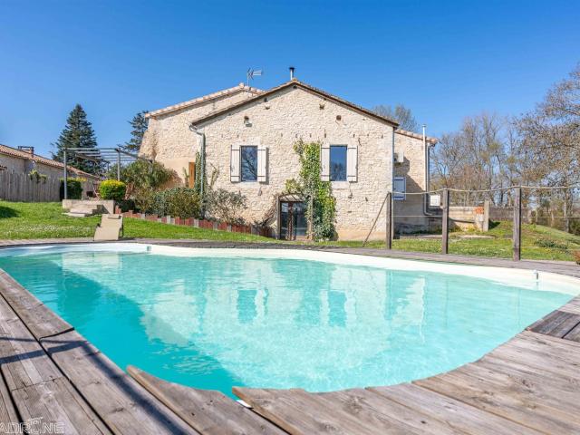 Superbe Propriété Rénovée 280m² Saint Perdoux