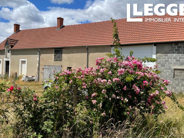 Superbe propriété rurale à rénover, située dans un cadre paisible