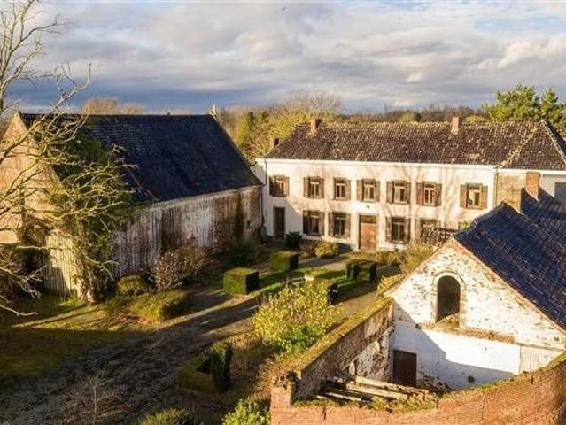Superbe propriété style ferme château sur 1ha 10a Faire of