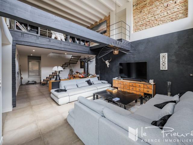 Superbe réhabilitation contemporaine dans un esprit loft aux. 263m² Lagrave