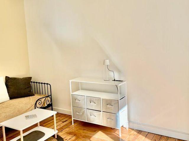 Superbe studio 18 m2 meublé refait à neuf