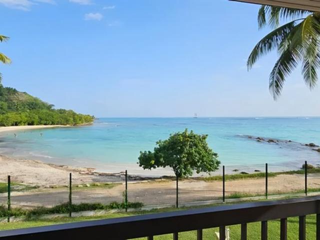 SUPERBE STUDIO VUE MER PREMIERE LIGNE PLAGE A PIED à LE GOSIER 971