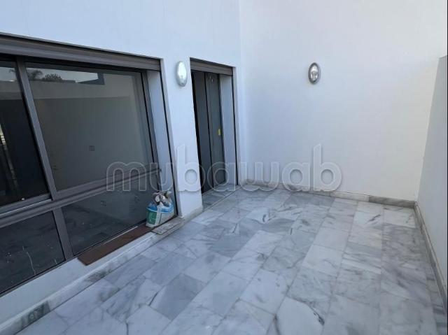 Superbe studio à vendre à Liberté. Surface totale 42 m². Porte blindée et chauffage central