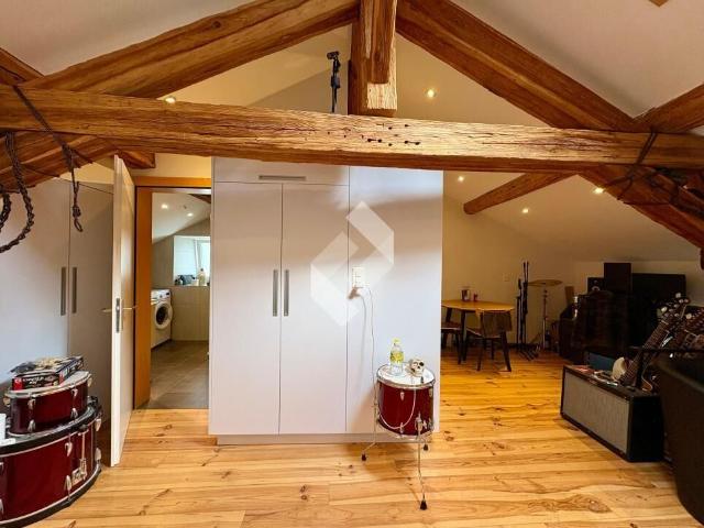 Superbe studio aux combles | dreamo. Ch