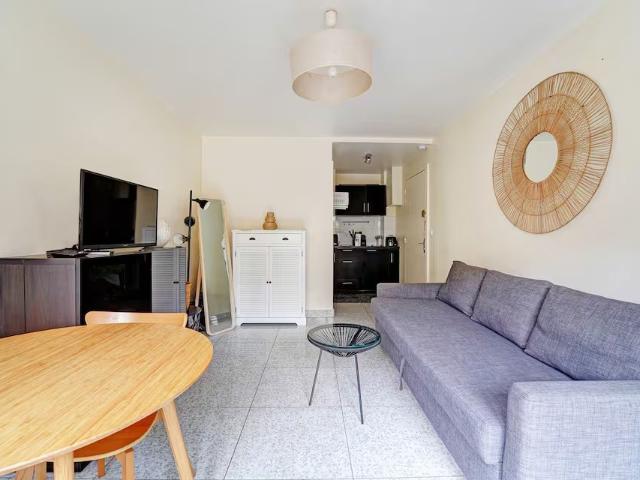 Superbe studio bien équipé loyer tout inclus