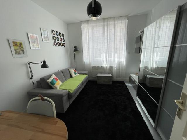 SUPERBE STUDIO EN CENTRE VILLE