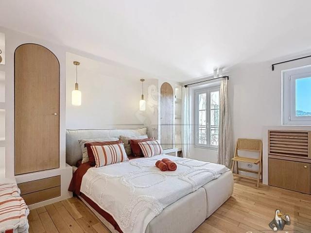 SUPERBE STUDIO SUQUET ENTIEREMENT RENOVE VUE MER