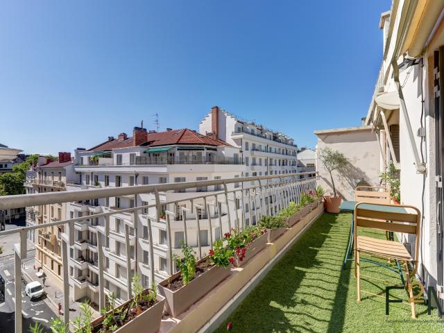 Superbe T4 meublé de 88 m2 à louer avec balcon et garage au coeur des Brotteaux Lyon 6