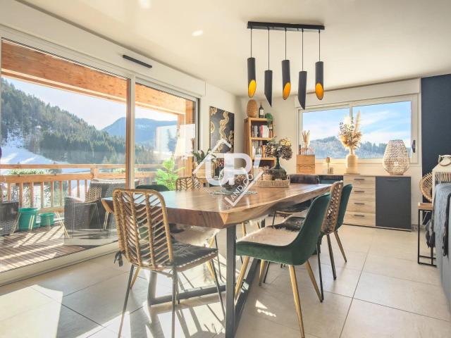 Superbe T4 avec grande terrasse et garage idéalement situé 91m² Saint Jean de Sixt