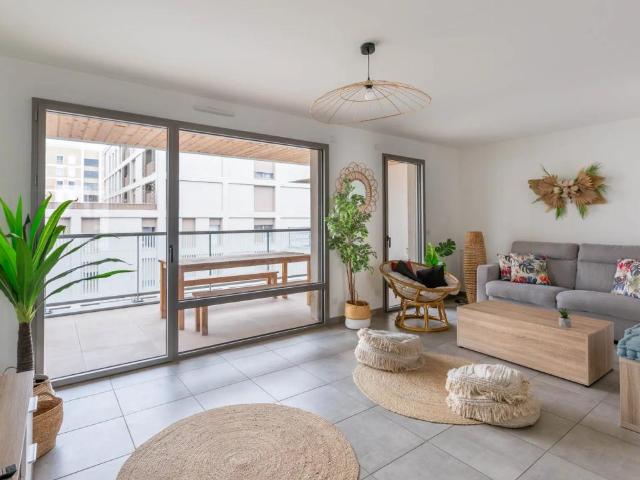 Superbe T4 avec Terrasse à Bron