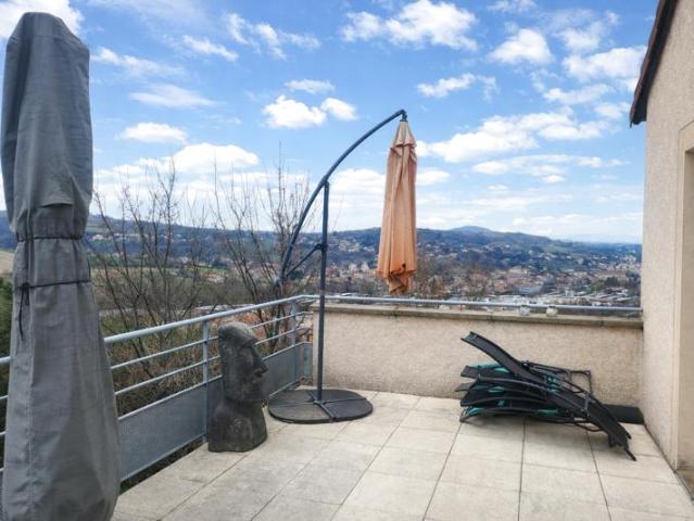Superbe T4 de 92m2 avec terrasse, garage et vue imprenable