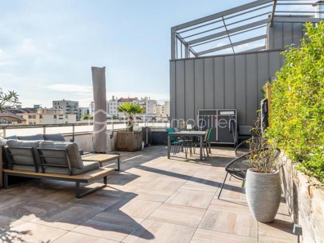 Superbe T4 récent avec terrasse