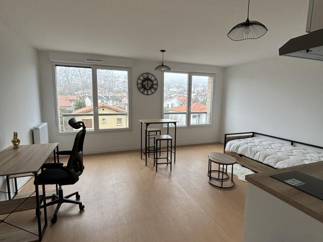 SUPERBE T1BIS MEUBLE A LOUER CHATEAU DE L'HERS