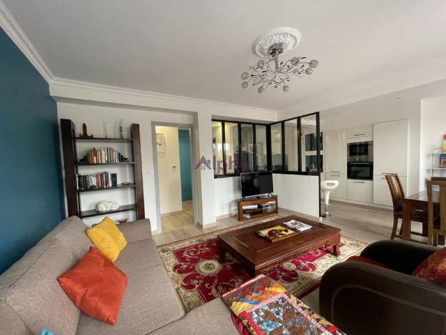 SUPERBE T2 MEUBLE EN HYPER CENTRE