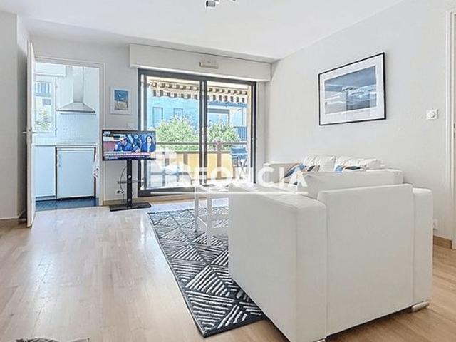 Superbe T2 avec grand balcon exposé sud ouest et box en ss – Superbe localisation à Deauville