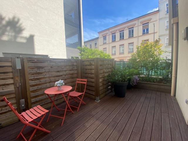 Superbe T2 rez de jardin