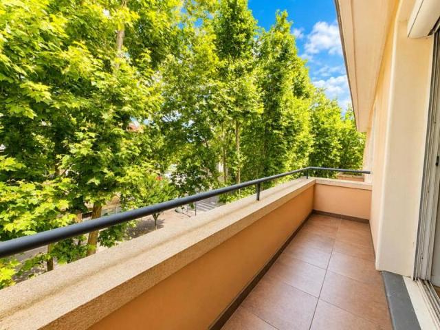 SUPERBE T3 DE 90M2 RÉNOVÉ AVEC BALCON, GARAGE POSSIBLE