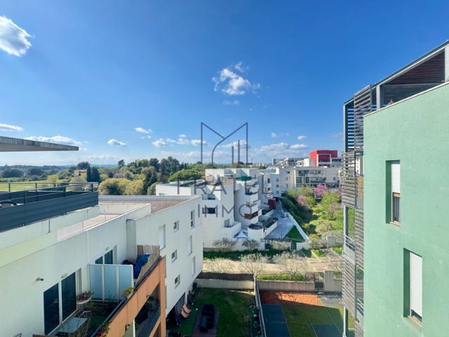 SUPERBE T3 DERNIER ÉTAGE TERRASSE SANS VIS À VIS SECTEUR