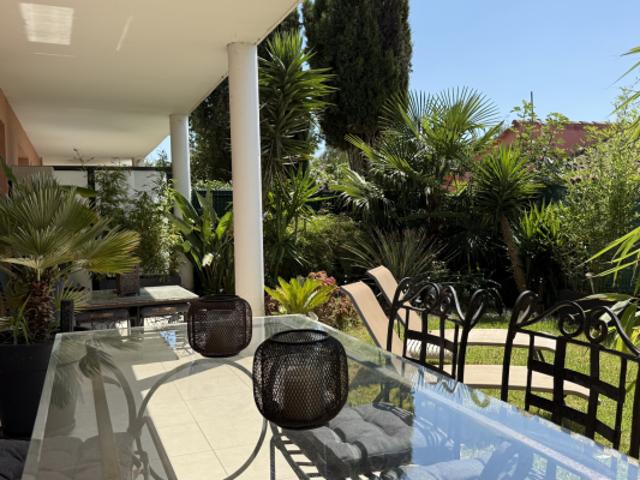 SUPERBE T3 EN REZ DE JARDIN AVEC 135 M2 D'EXTÉRIEUR GARAGE