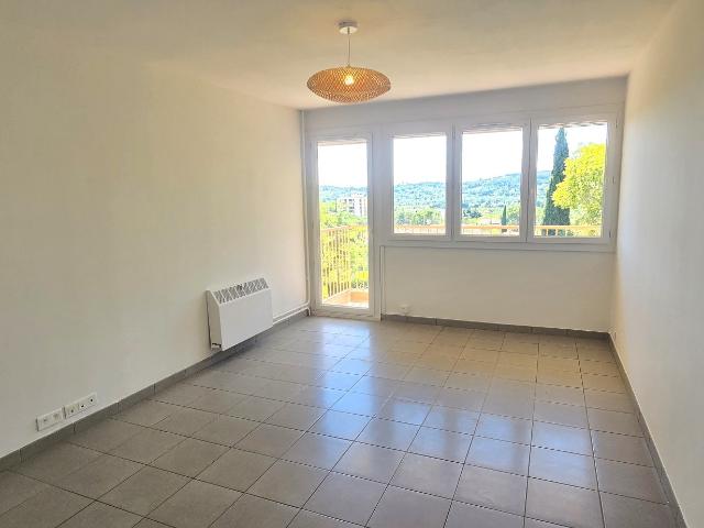 Superbe T3 entièrement rénové avec vue panoramique