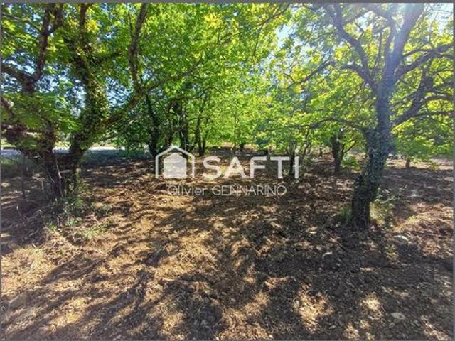 SUPERBE TERRAIN A BATIR DE 1335 M²