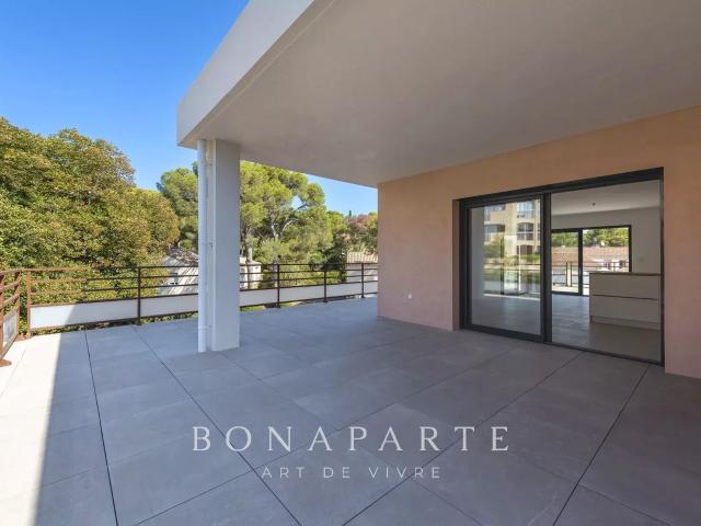 Dernier Lot Disponible – Toit Terrasse 100 m² – Baisse De Pr. 92m² Saint Raphaël