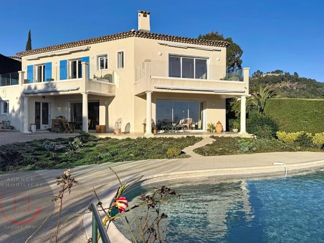 Superbe Vue Degagee Sur La Baie De Cannes! 211m² Les Adrets de l'Estérel
