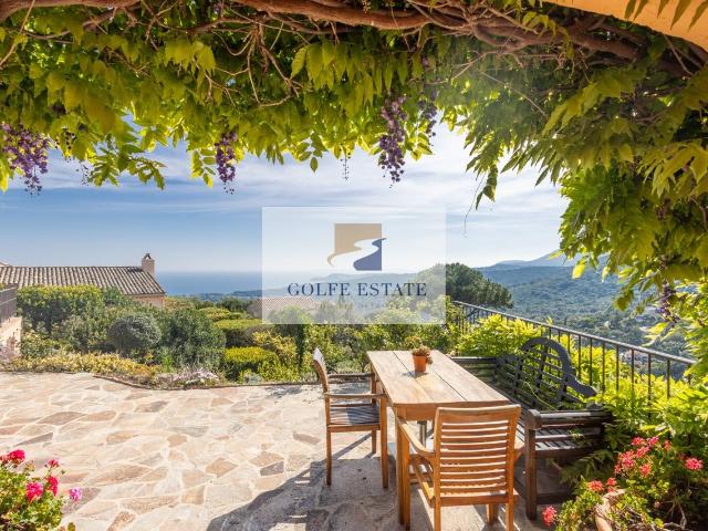 Superbe vue mer, villa avec piscine, 5 chambres et studio. 158m² La Croix Valmer