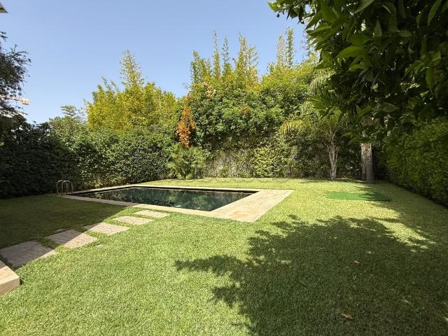 Superbe villa meublée à Bouskoura Ville Verte