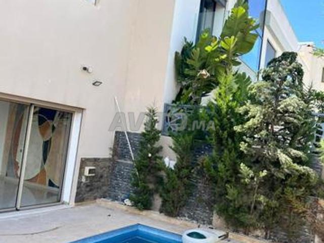 Superbe Villa Moderne avec piscine à Dar Bouazza