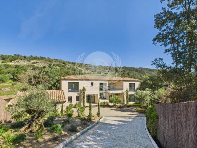 Superbe villa neuve à Plan de la Tour 250m² Le Plan de la Tour
