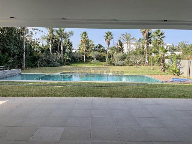 Superbe villa neuve contemporaine Piscine
