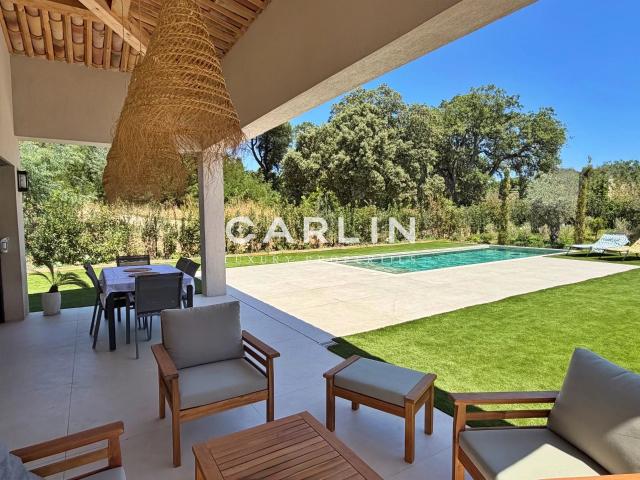 Superbe villa neuve, plage à pied 265m² Grimaud