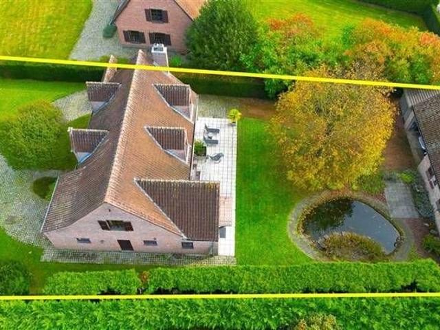 Superbe villa avec dépendance