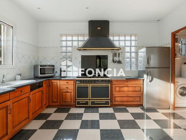 Superbe villa avec dépendance