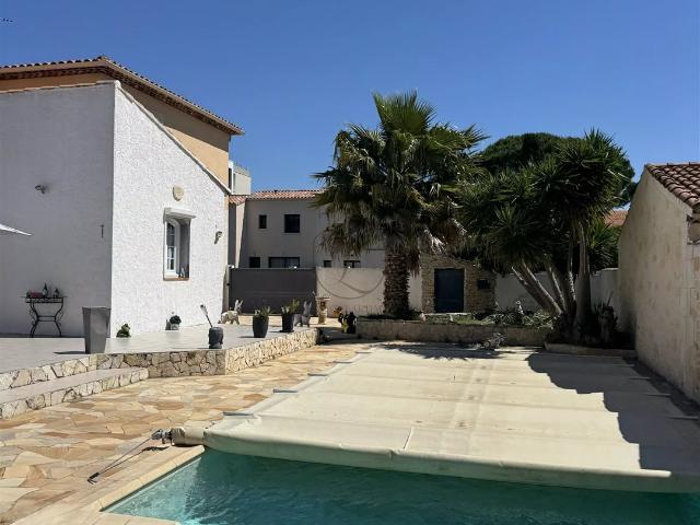 Superbe villa avec piscine et cuisine d'été 130m² Port Saint Louis du Rhône