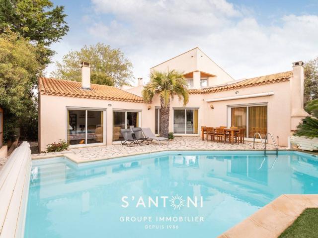 Superbe villa avec une situation exceptionnelle proche plage et