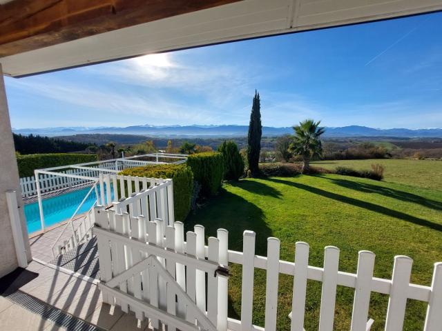 Superbe Villa Avec Une Vue Hors Du Commun Sur Les Pyrenees «. 164m² Arnaud Guilhem