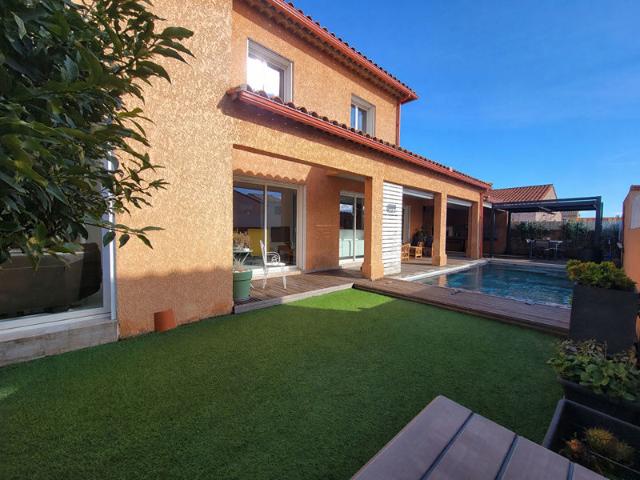 Superbe villa à Latour Bas Elne avec piscine et garage