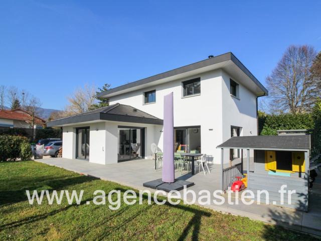 Superbe Villa Cessy 6 pièces 160 m²