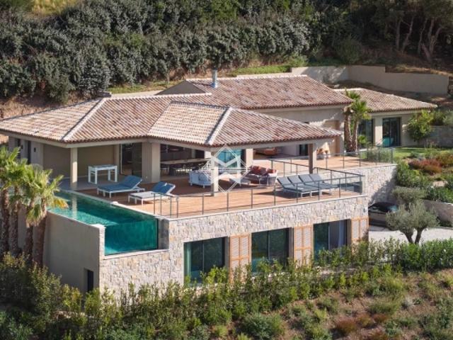 Superbe villa contemporaine avec vue mer panoramique