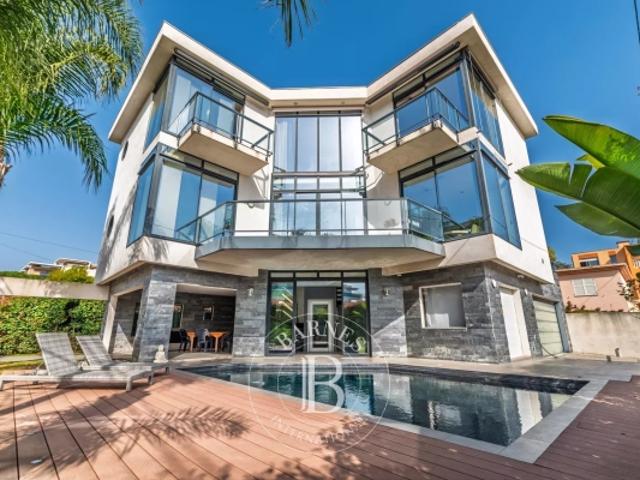 Superbe villa contemporaine avec piscine à 100 m de la plage