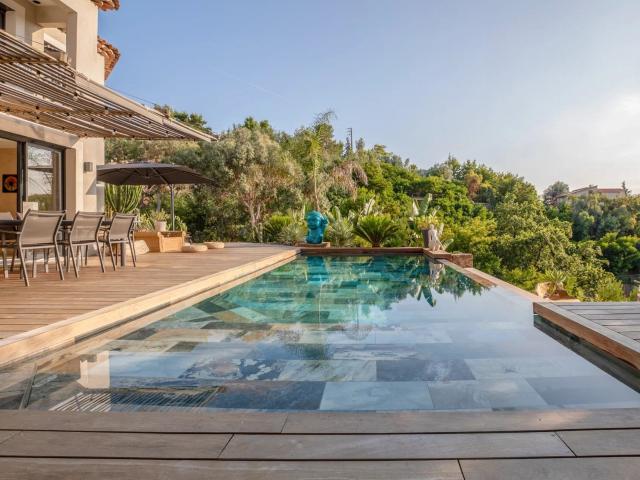 Superbe villa contemporaine entre Cannes et Golfe Juan 222m² Vallauris