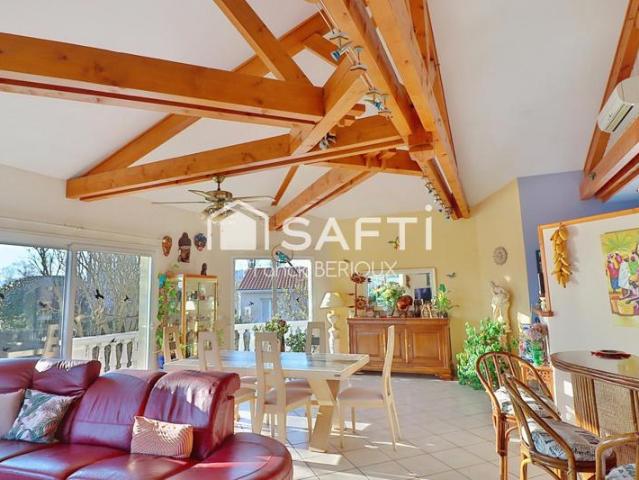 Superbe villa d' architecte de 220 m2