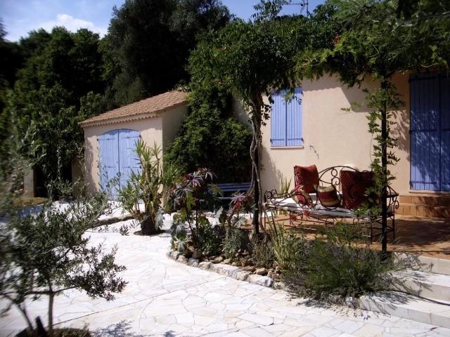 Superbe villa dans un village tous commerces