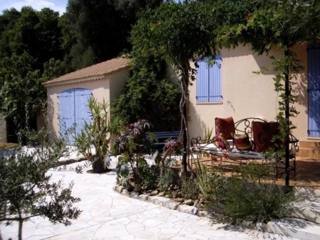 Superbe villa dans un village tous commerces