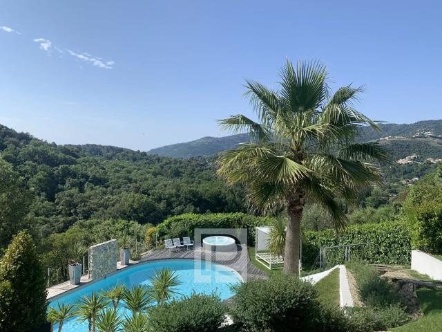 Superbe villa d'architecte avec vue panoramique proche Mougi. 244m² Auribeau sur Siagne