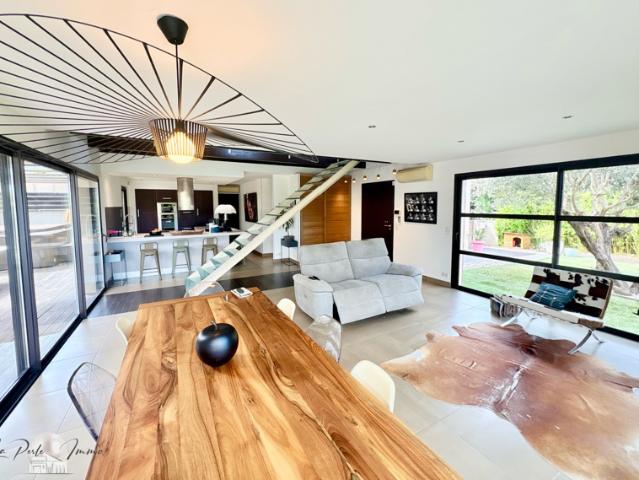 Superbe Villa d'architecte F5 180 m2 avec piscine